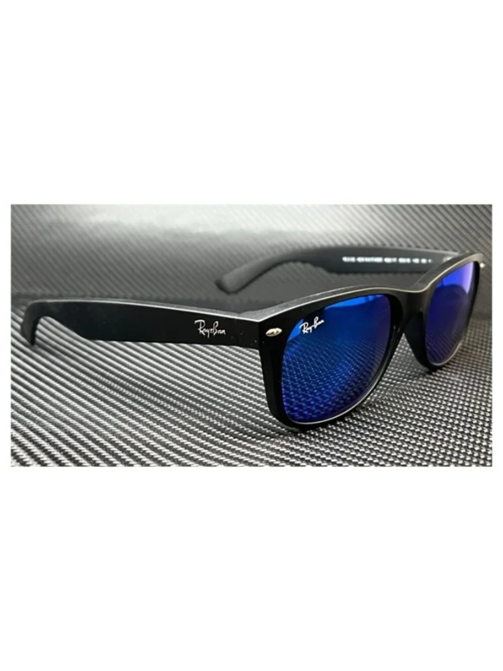 New Ray Ban Men  Black Sunglasses  52- 18- 145